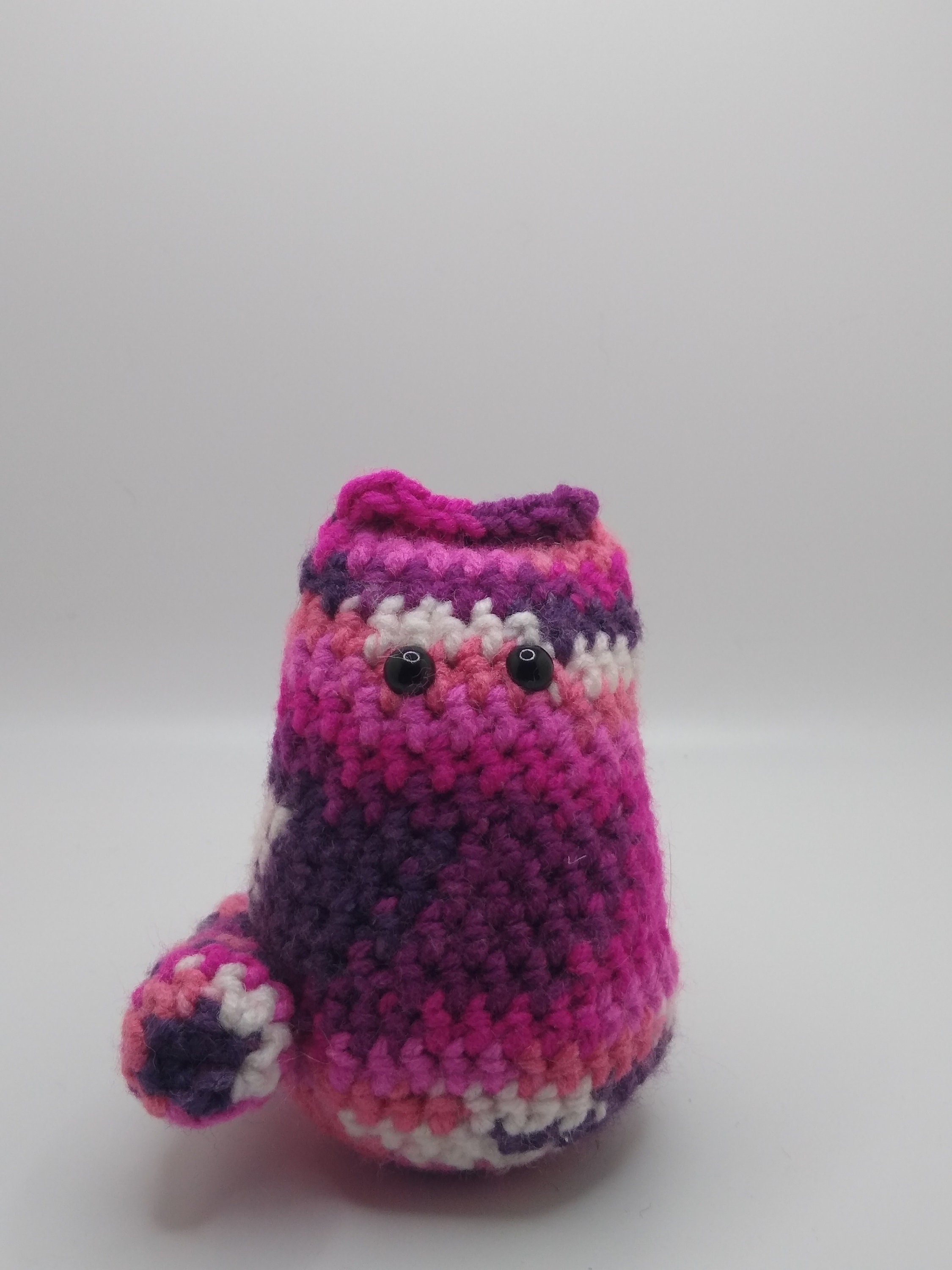 small berry colored amigurumi cat plushy desk buddy - Thumbnail 4