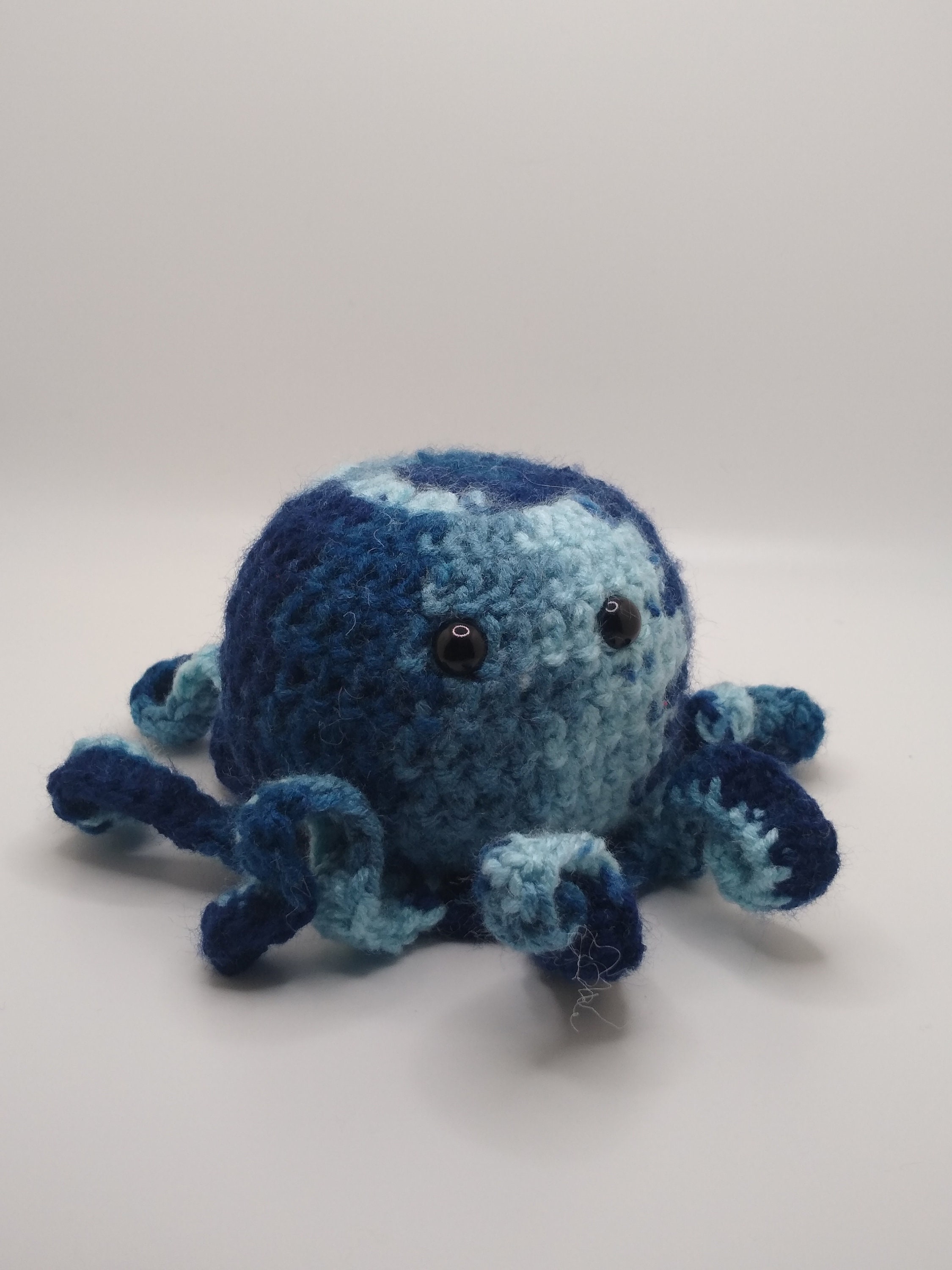 shaded dusk amigurumi octopus plushy - Thumbnail 2