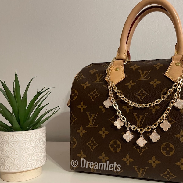 Gold Kettenanhänger: Kleeblatt Taschenanhänger, Designer Accessoires