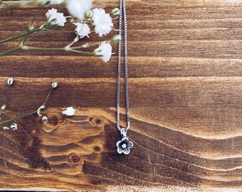 925 silver necklace with wildflower