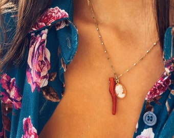 Necklace with chain with cubes, cameo and natural coral branch