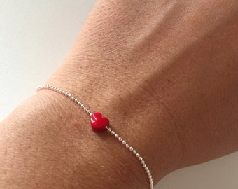 Bracelet with silver chain and pendant with dots mini heart full red