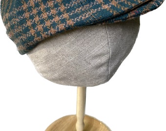 Gorra de conducción de cuadros de lana verde. Único en su clase.