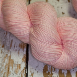 Hand Dyed KM Fingering Sock Yarn Superwash Merino Wool Nylon in Light Pink