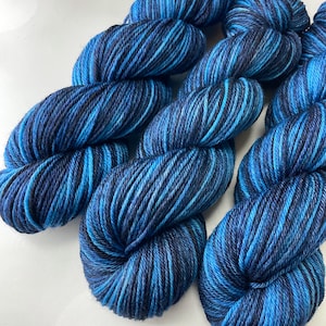 Hand Dyed Yarn KM Worsted Superwash Merino Wool Yarn in Navy and Sky Blue