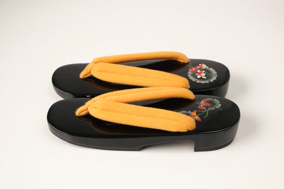 Authentic Japanese wooden & lacquered zori sandal… - image 3