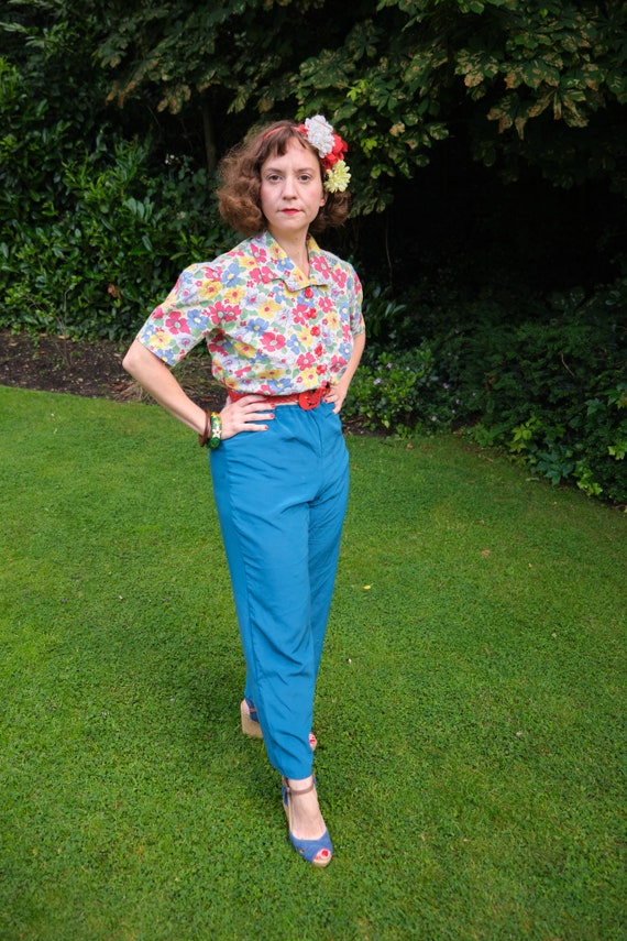 40s Cheerful FLORAL BLOUSE /  Cropped Puff Sleeve… - image 5