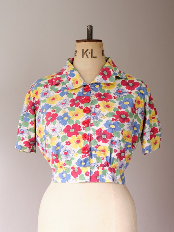 40s Cheerful FLORAL BLOUSE /  Cropped Puff Sleeve… - image 1