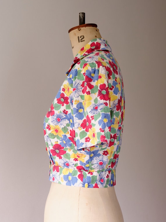40s Cheerful FLORAL BLOUSE /  Cropped Puff Sleeve… - image 3