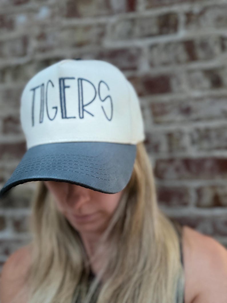 Aangepaste sport geborduurde vintage truckerhoed, geborduurde 3D-pet, Tigers Game Day-hoed, trendy honkbalkleding, krijtstreep mama honkbalpet afbeelding 11