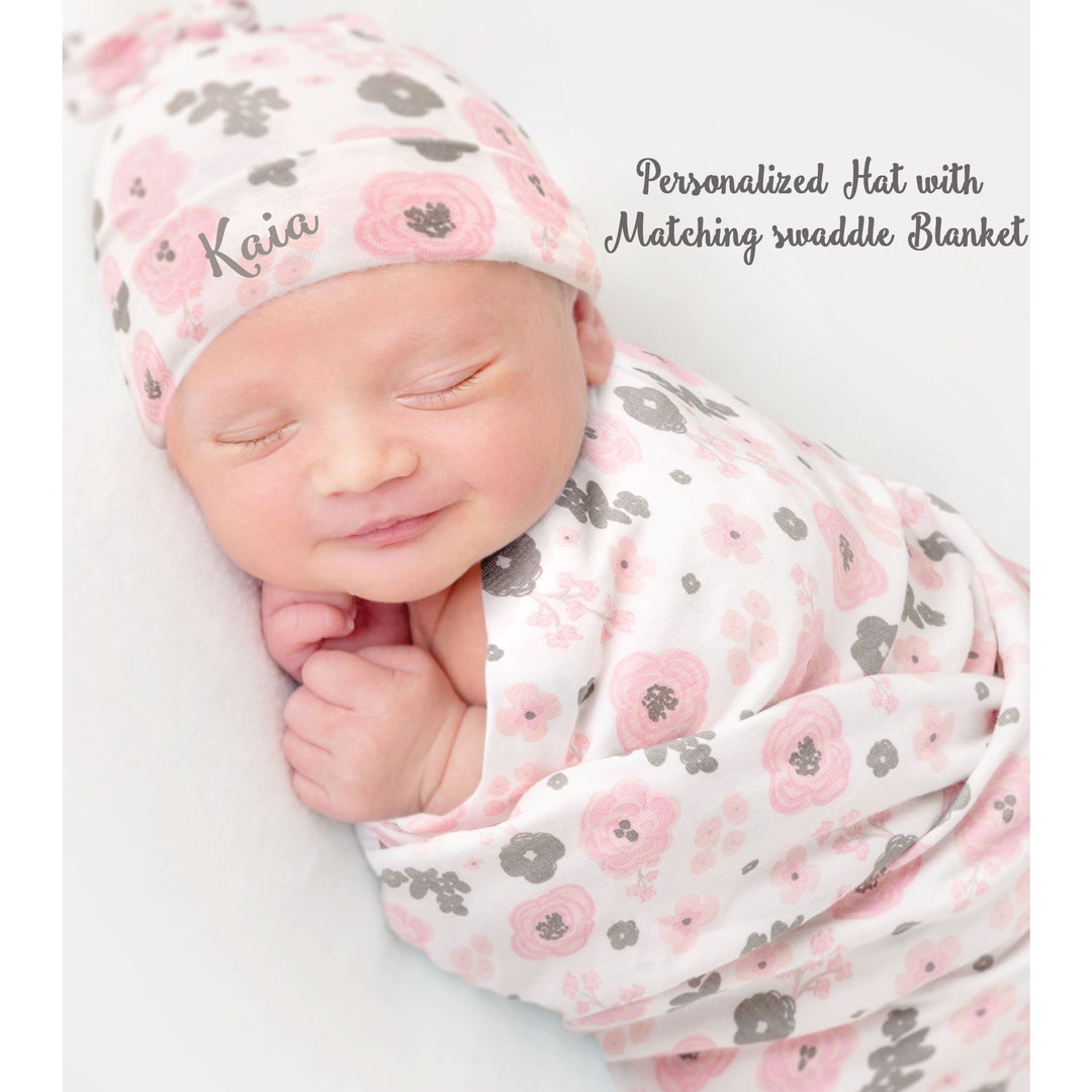 Personalized Newborn Swaddle Set / Monogrammed Baby Blanket / Baby