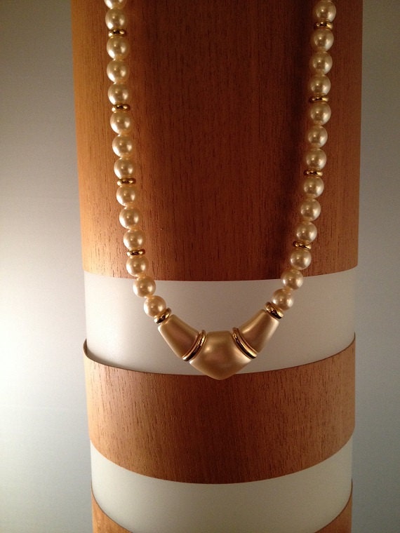 SIGNED 1970s Napier Pearl and Goldtone Necklace