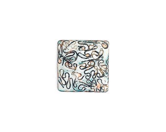 Broche cuadrado de esmalte sobre cobre - "Laberinto Gráfico" - Joyería de arte contemporáneo en blanco y negro - Pieza única
