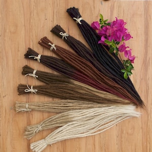 Extensions de dreadlocks x 30 dreads, 50 cm/20 pouces de long et 6 mm d'épaisseur dreads synthétiques crochetées à une extrémité fabriquées à partir de henlon de haute qualité