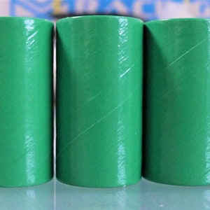 25 Tubos verdes de pared pesada SALUTE Carcasas 1" x 2-1/2" x 1/8" y 50 Tapones de fuegos artificiales de papel