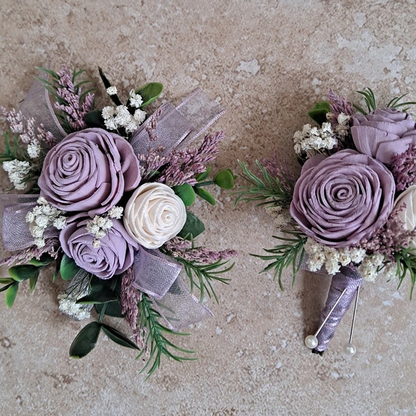 Wedding Lavender and White Wrist Corsage, Lavender Prom Boutonniere, Pin On Corsage, Bridesmaid Wrist Corsage, Sola Buttonhole