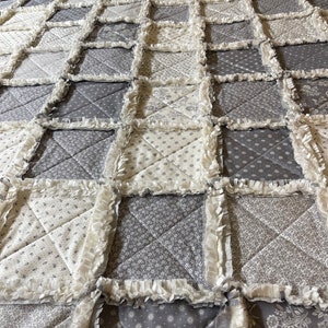 Handmade King Size Floral Farmhouse Rag Quilt. - Etsy