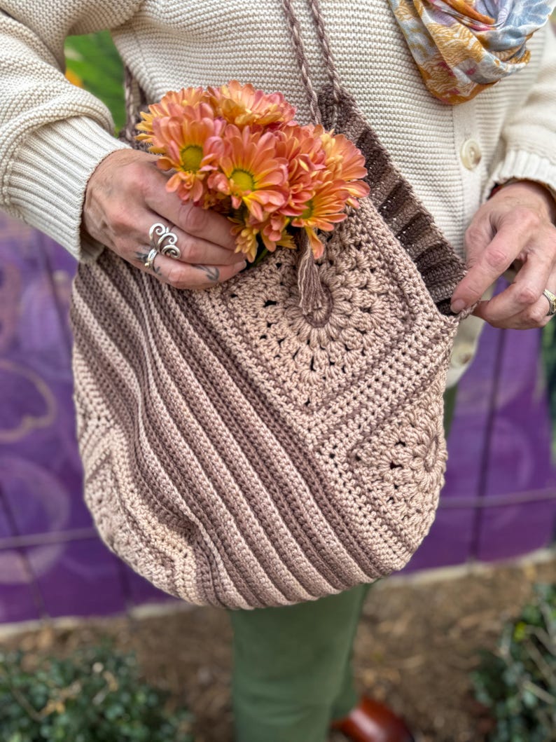 Crochet Market Tote Bag Pattern – Boho Granny Square Tote ...