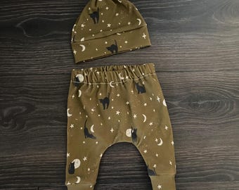 Organic Baby Harem Pants Outfit: Black Cat, Moon & Stars - Whimsical Goth