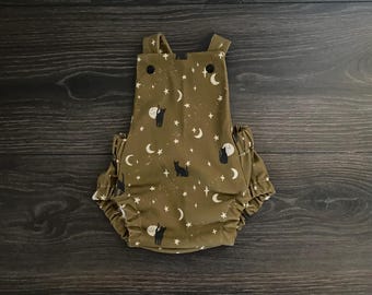 Organic Cotton Baby Romper: Olive Green Cats & Stars