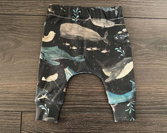 Conjunto orgánico para bebé con estampado de ballena: pantalones harem