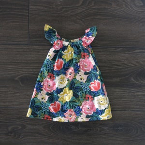 Baby girl clothes / Floral baby dress / Flutter sleeve dress / Baby girl dress / Easter dress / Spring baby dress / First Birthday dress
