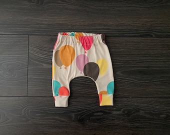 Pantalones harem orgánicos para bebé - Estampado de globos
