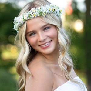Summer Daisy Flower Crown - Bridal Crown - Bridesmaid Flower Crown - Photography Prop - Daisy Halo - Flower Girl Crown - Flower Hair Wreath