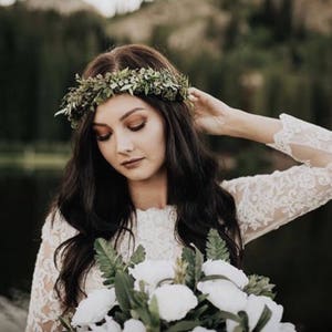 Mixed Greens Flower Crown Greenery Floral Halo Bridesmaid Crown Assorted Greenery Halo Photo Prop Flower Girl Crown zdjęcie 5