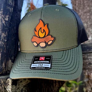 Lagerfeuer Hut, 3D Patch Richardson 112 Trucker Cap, Camping Geschenk für Männer, Outdoor Abenteuer Hut
