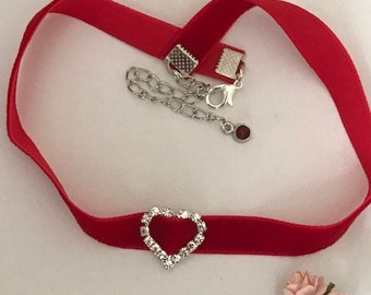 Choker coeur ruban velours rouge, collier ras de cou boucle coeur strass, cadeau pour amoureuse, choker coeur, cadeau femme amour.