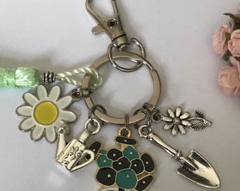 Porte-clés fleuriste, cadeau pour maman fleuriste, cadeau pour jardinier, breloque fleur arrosoir, porte clé fleuriste, fleur pelle kawaii.