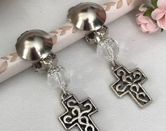 Clips d'oreilles croix perles facettes ton crystal