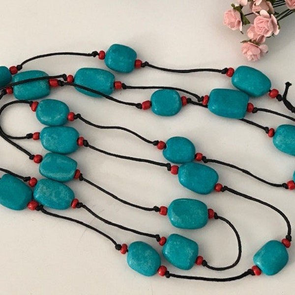 Sautoir perles sur cordon turquoise, corail et noir