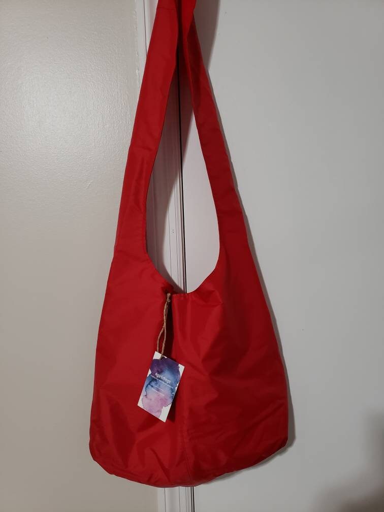 トートバッグ OVHEE Loeb Nylon Hobo Bag Black OVHEE Loeb Nylon Hobo Bag Black/斜めがけ 韓国 ナイロンバッグ