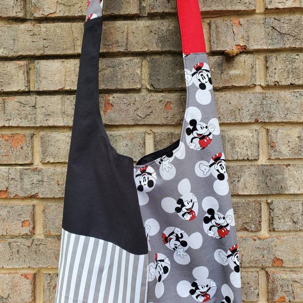 Mickey Mouse et Minnie crossbody hobo bag, mickey mouse hobo bag, Disney hobo bags, mickey sling bag, slouch bag, boho bag, cadeaux Disney,