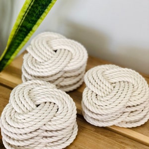 White nautical rope coasters, sailing knot coasters, sailing groomsmen gift, nautical wedding favors, coastal inspired rope coasters, beachy