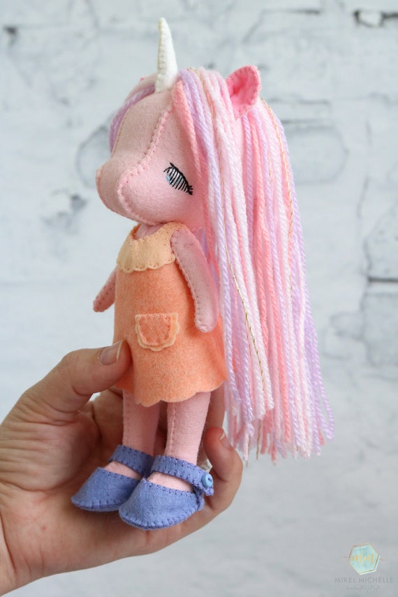 la muñeca de unicornio