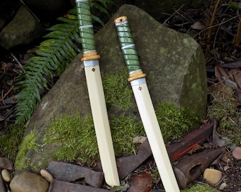 NINJA-TO  toy wood short sword/green wrap silver bands