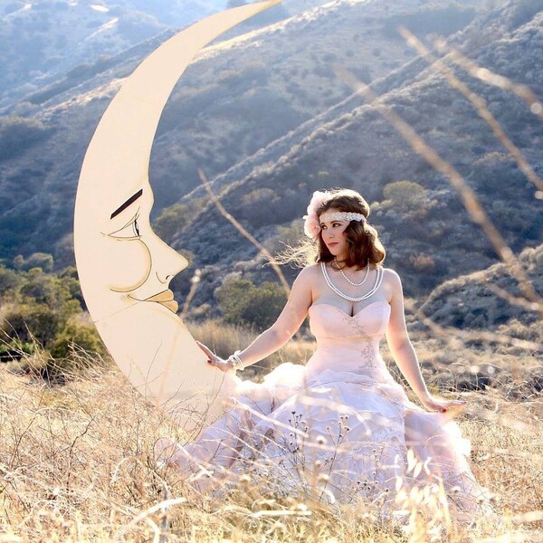 Reserved Listing Dappsy Paper Moon Backdrop with Bench