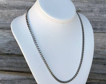 White Leatherette Necklace Bust 11" H  (DCH6892)