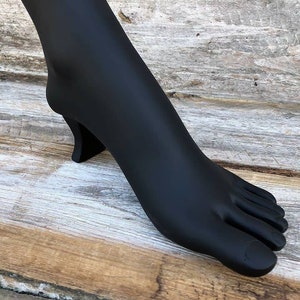 Foot Display Polystyrene Black For Anklets/Toe Rings (DIS9022B)