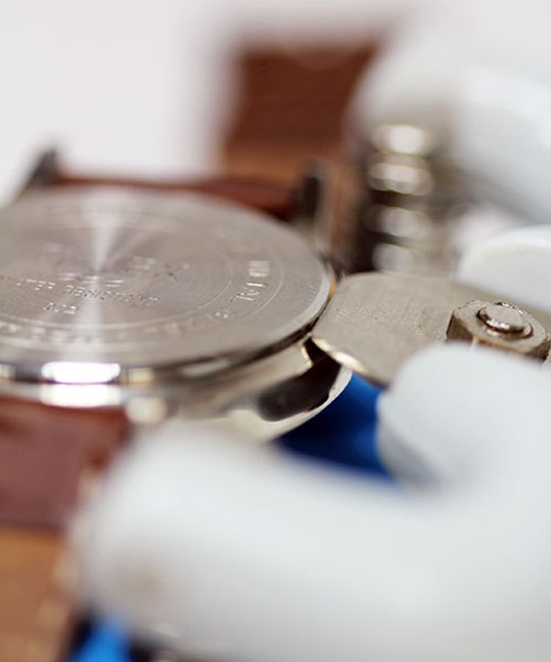 Economy Snap Back Watch Case Opener CO7120 Etsy