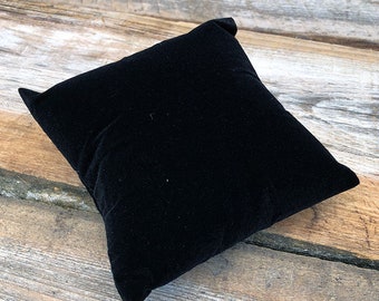 Black Value Velvet Pillow for Watches or Bracelets 4"x4" (Pkg of 5) (DIS1120)