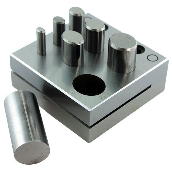 Oval Disc Cutter Set of Seven Sizes 4x6mm to 16x18mm  (DA2401)