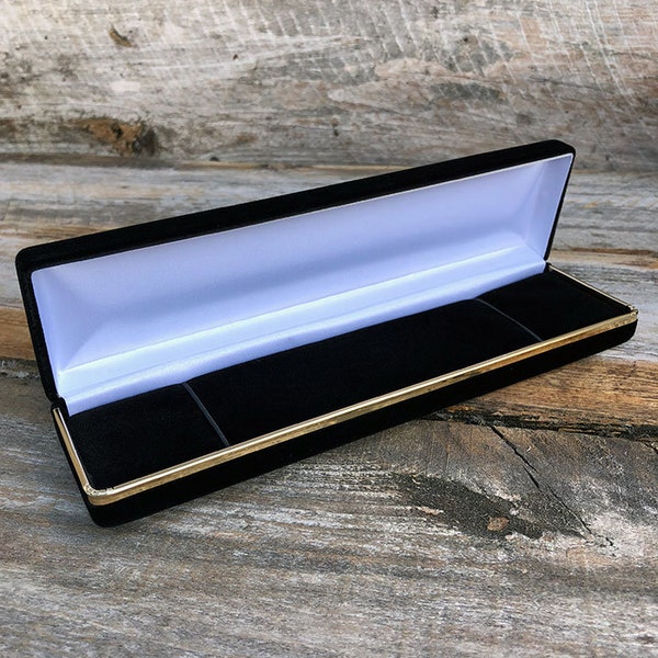 Black Rich Velvet Bracelet Box with Goldtone Trim (DBX1615)