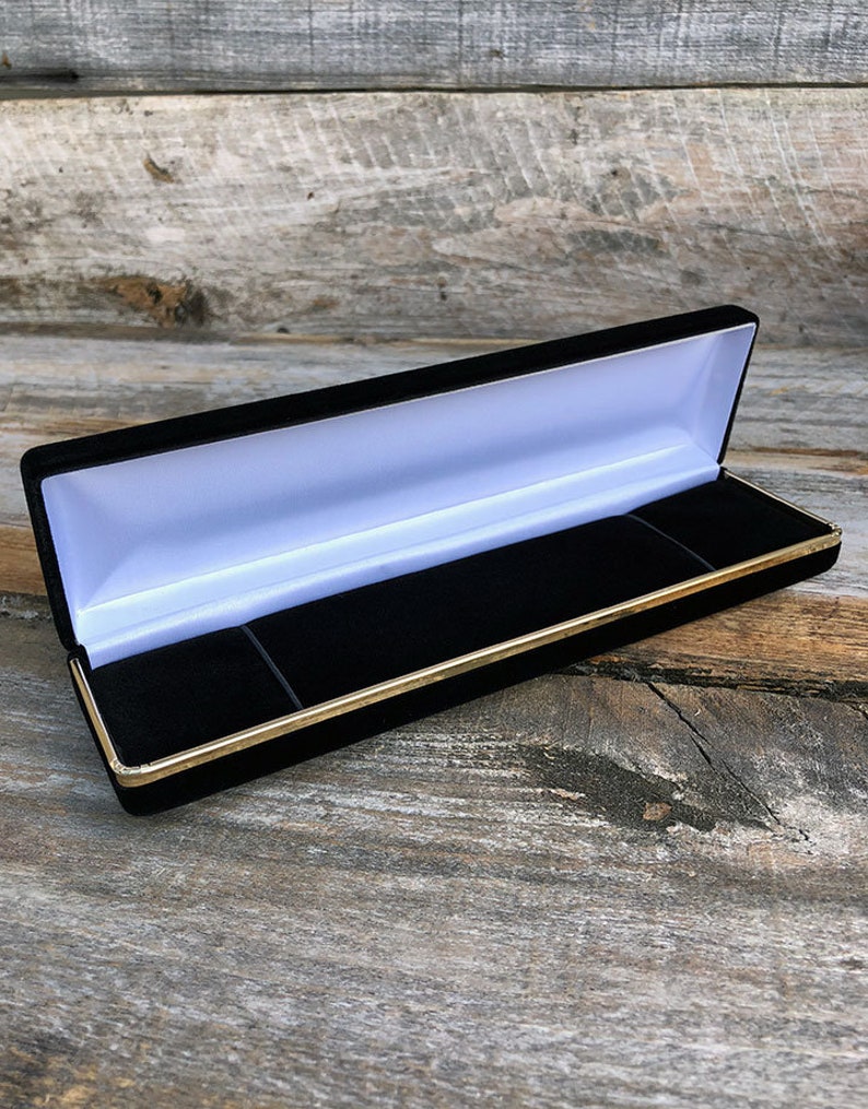 Black Rich Velvet Bracelet Box with Goldtone Trim (DBX1615) image 1
