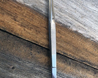 Curved Tip Tweezers with Serrated Tips (TW3001)