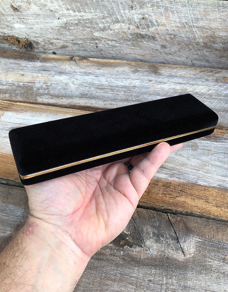 Black Rich Velvet Bracelet Box with Goldtone Trim (DBX1615) image 4