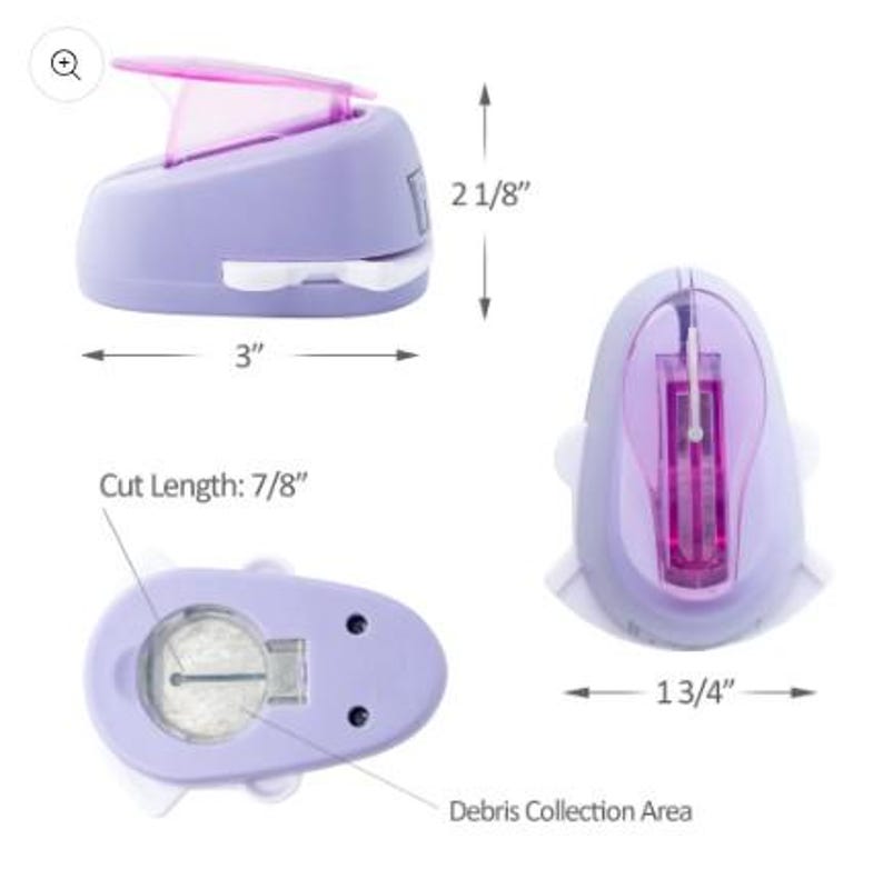 Pode incluir: Um perfurador de papel lavanda com uma alavanca rosa transl&uacute;cida. A ferramenta mede 3 polegadas de comprimento, 2 1/8 polegadas de altura e 1 3/4 polegadas de largura. A parte inferior possui uma &aacute;rea de coleta de res&iacute;duos de 7/8 polegadas.